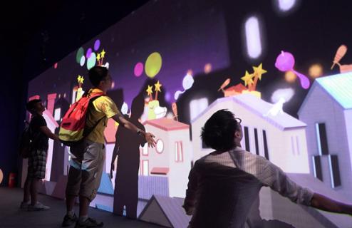 展廳設(shè)計(jì)中互動墻投影的優(yōu)勢插圖